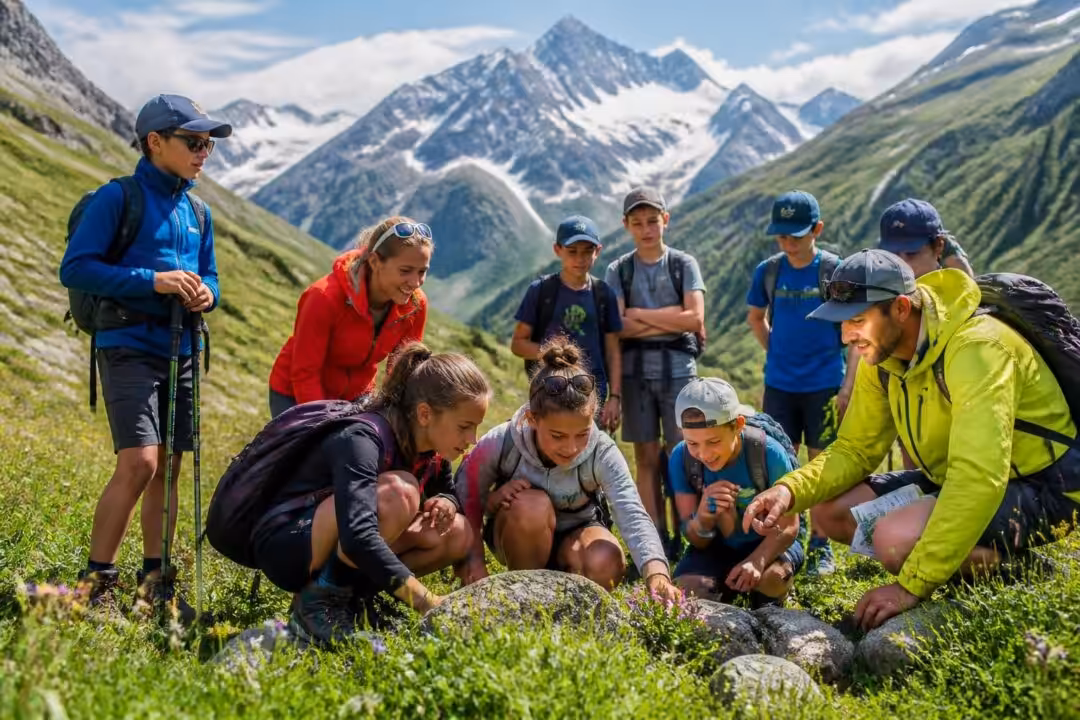 découvrez l’amicale laïque, une aventure annuelle unique qui permet aux jeunes briochins de s'initier aux beautés et aux trésors de la montagne, alliant découverte, apprentissage et convivialité.